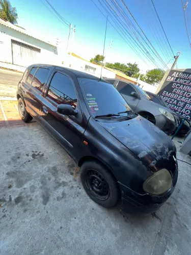 Renault Clio RT/ Privilège 1.6 16V 5P 2001