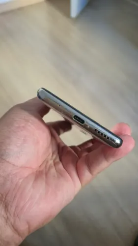 Motorola 128 gb One Action