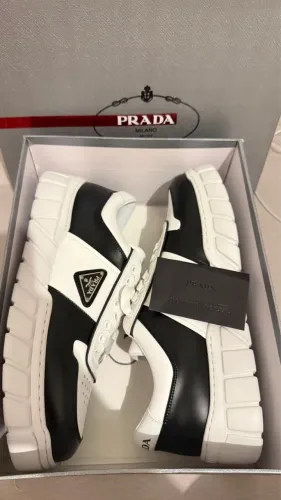Tênis Prada 43 