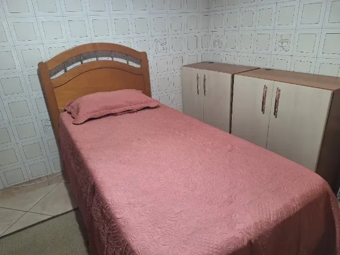 CAMA SOLTEIRO COM CAMA AUXILIAR EM MADEIRA MACIÇA COM COLCHÕES