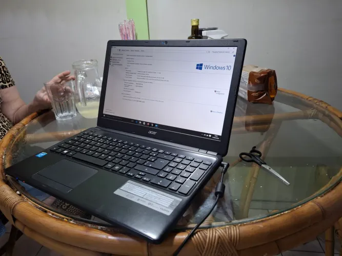 Notbook semi novo
