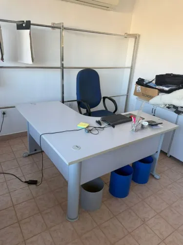 Mesa de escritório em L