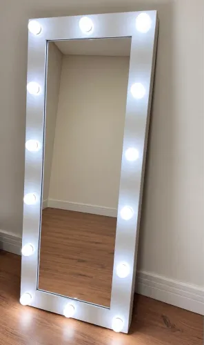 Espelho Grande com Lâmpadas LED - Camarim/Maquiagem 120x50 cm