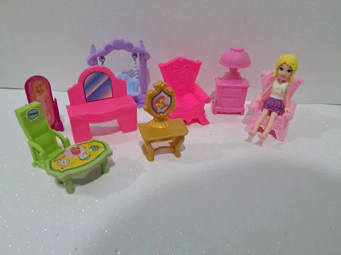 Lotinho Boneca Polly Pocket + móveis