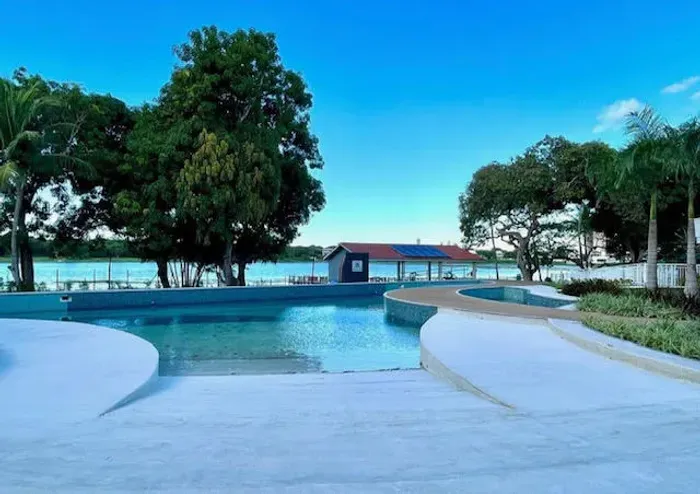 Vendo Lotes e Casas no Azur e no Vert Condomínio Lago no Centro do Eusébio