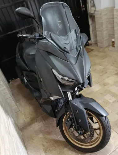 Yamaha Xmax 250 baixa km