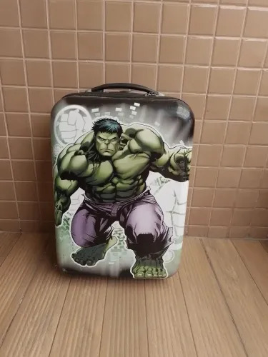 Mala de viajem tema do Hulk em excelente estado de conservação 