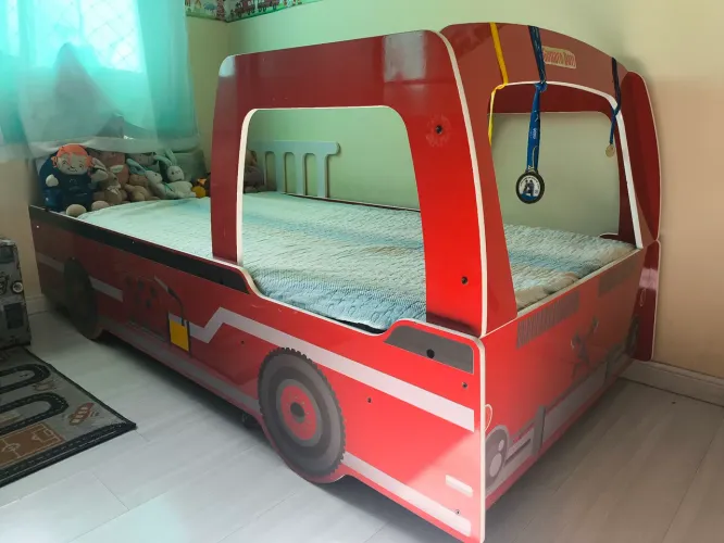 CAMA INFANTIL BOMBEIRINHO VERMELHO - MARCA GELIUS