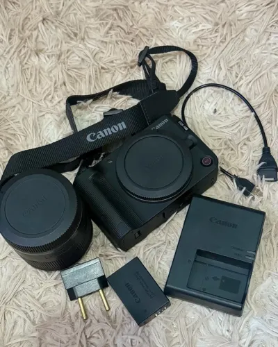 Canon R50v + Acessórios