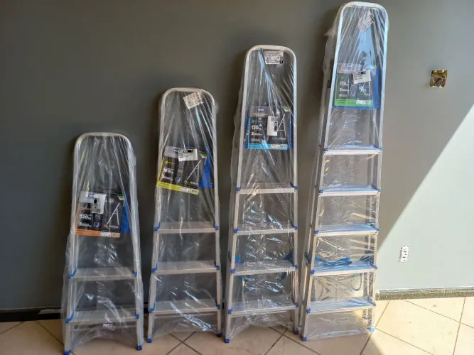 Escadas de alumínio