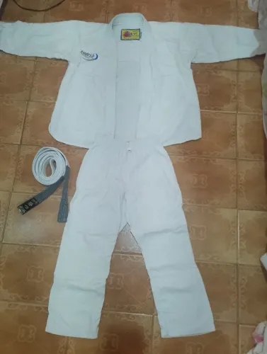 Kimono infantil