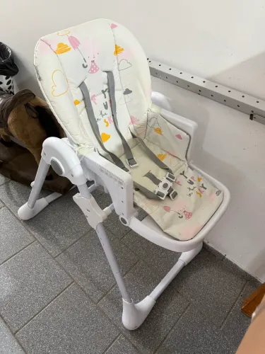 Cadeira de Alimentação Safety 1st Feed - Ajustável, Dobrável e Muito Conservada