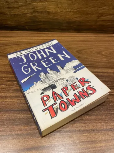 Livro em inglês: Paper towns - John Green
