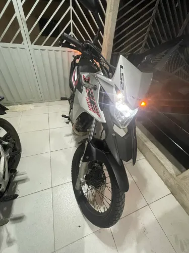 XRE 300 Prata 