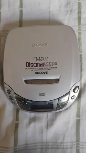 Discman funciona porém não está lendo cd..