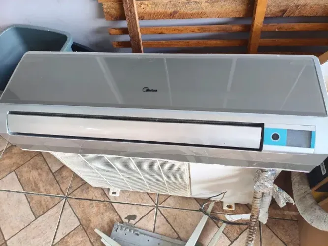 Ar condicionado 12000 BTUs Midea
