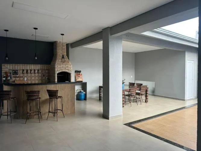 Casa para Venda em Uberlândia, Granada, 3 dormitórios, 1 suíte, 3 banheiros
