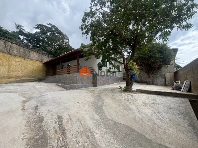 Casa de 3 quartos á venda com suíte e 8 vagas no bairro Mantiqueira em Belo Horizonte MG