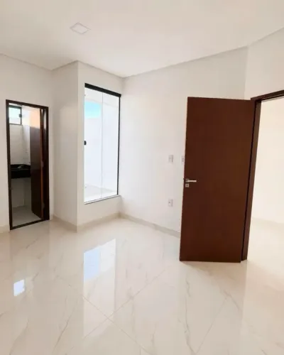 IMÓVEL BEM LOCALIZADO PRÓXIMO DE TUDO 