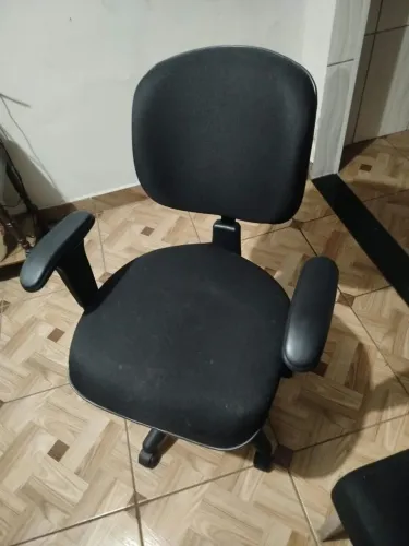 Cadeira de escritório em perfeito estado