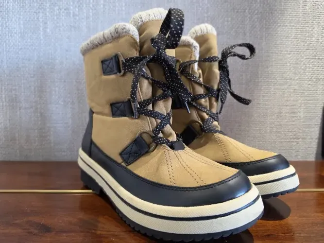 Bota Feminina ALDO WATERPROOF Impecável - Tamanho 37 (US 8.0)