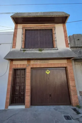 Sobrado 4 dormitórios para vender ou alugar Centro Pelotas/RS