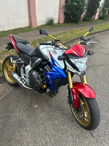 Cb 1000 ano 2013 capitão América