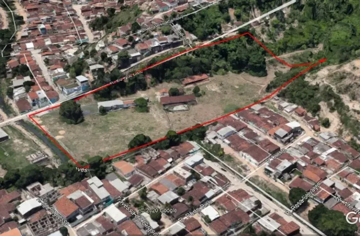 Terreno 1,8 hectares, com uma indústria de água mineral dentro do Recife.