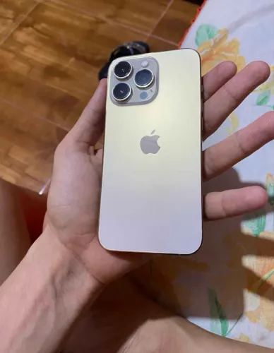 iPhone 13 Pro dourado