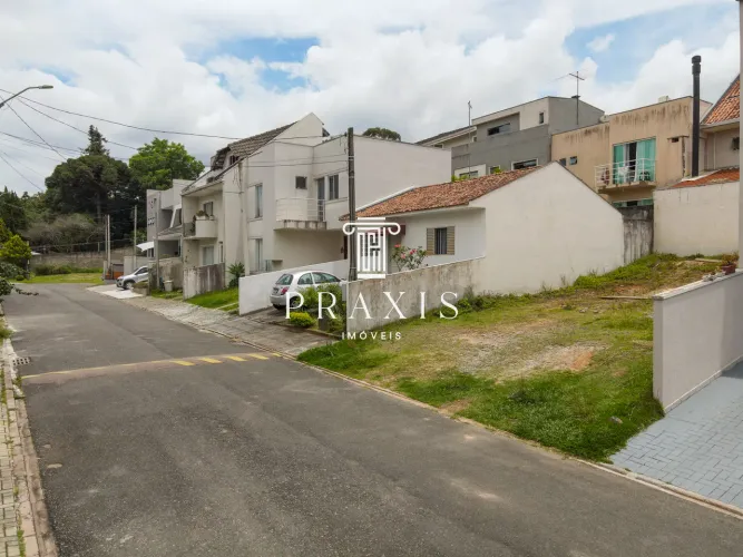 Praxis Imóveis vende excelente terreno no Condomínio Fechado Garibaldi das Azaléias no Cac
