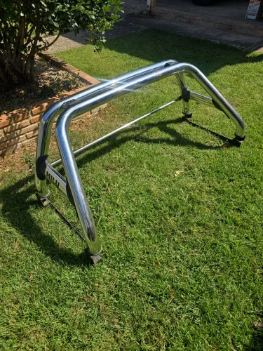 Santo antonio para hilux<br>principalmente modelos:<br>SR<br>SRV<br>STD<br>cabine dupla