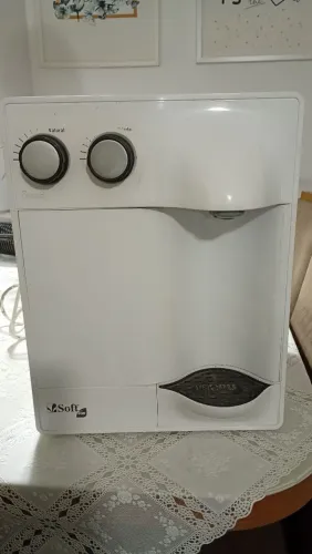Purificador de água+ Dispenser de copo 