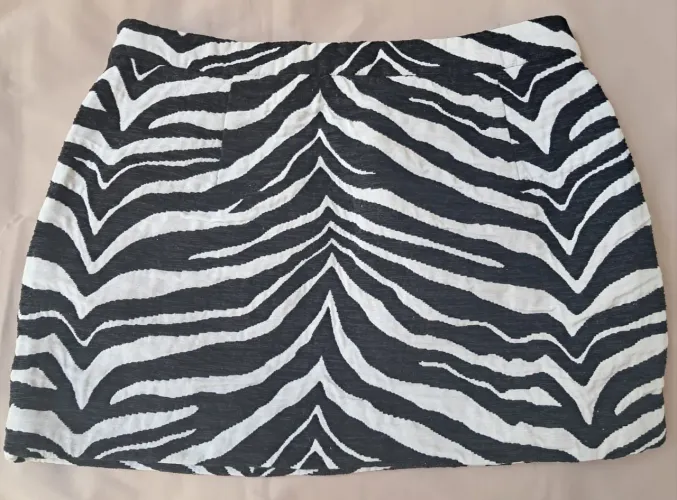 Saia animal print zebra ZARA, tam. 38