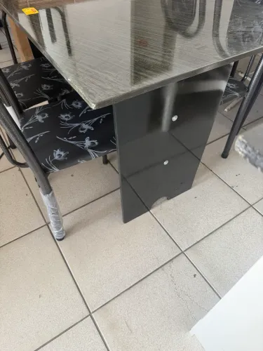 Mesa de Mármore 4 Cadeiras Base de Mármore Top de Linha Novinha