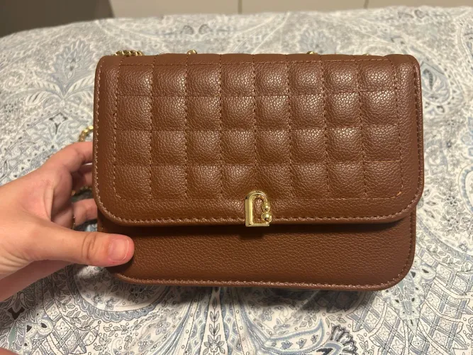 Bolsa marrom em perfeito estado