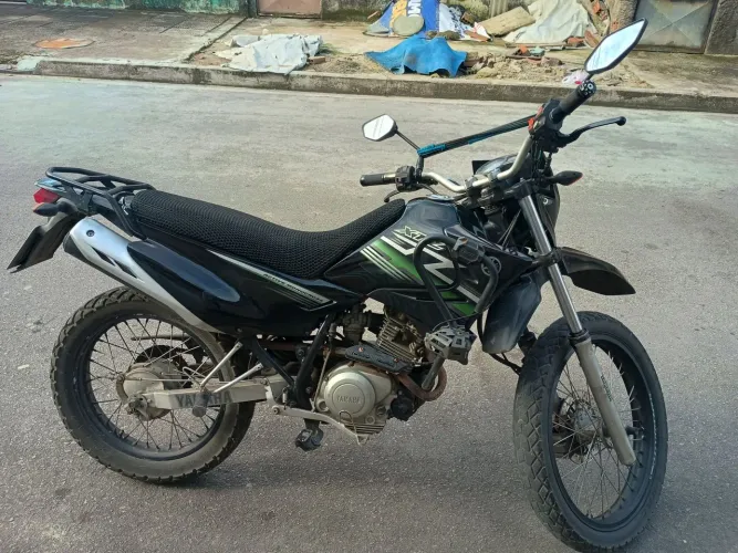 Yamaha XTZ 125e venda ou troca leia o anúncio 