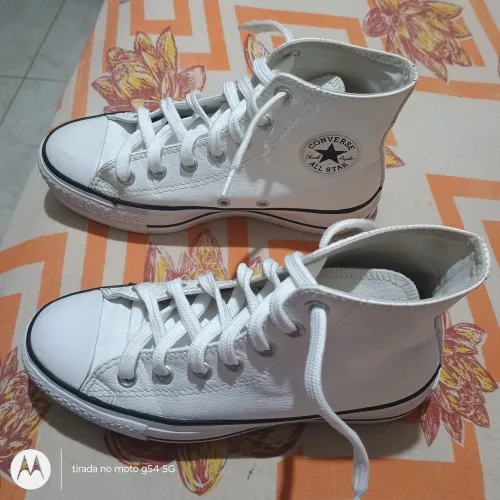 Tênis ALL star Chuck Taylor couro