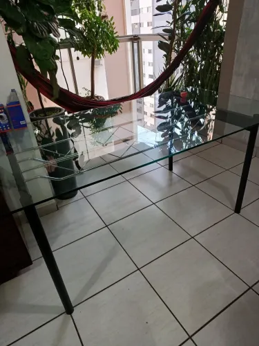 MESA COM 4 CADEIRAS (aceita propostas)