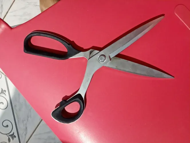 tesoura de uso profissional 