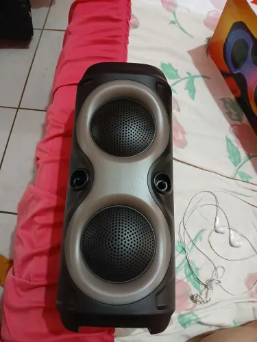 caixa de som novo em perfeito estado! entre em contato no meu privado *