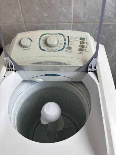 MÁQUINA DE LAVAR ELETROLUX