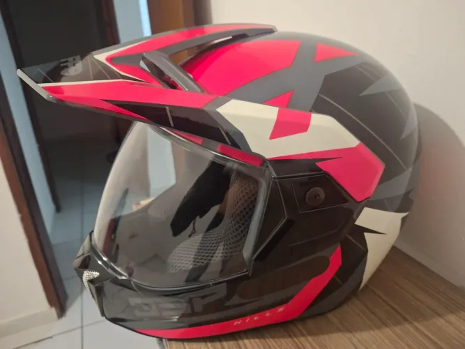 Capacete para motociclista marca bieffe modelo unisex se encontra zerado na embalagem