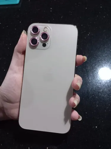 iPhone 12 Pro Max dourado