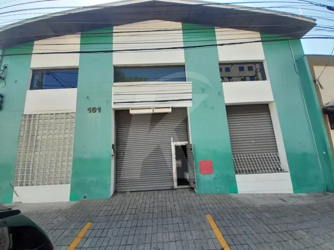 Prédio Comercial Espaçoso e Versátil para Locação em Santana