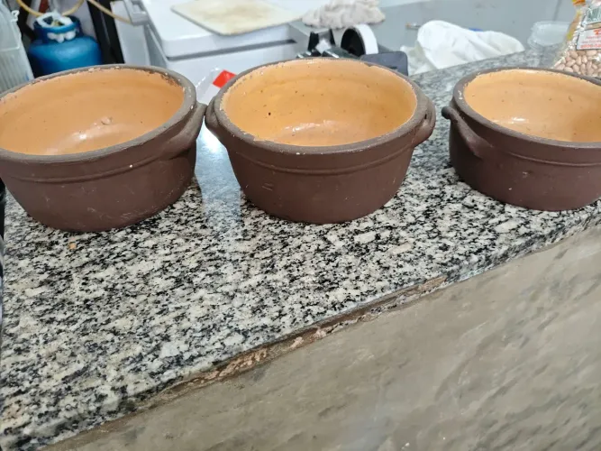 Panelas de barro pequenas ideal para decoração