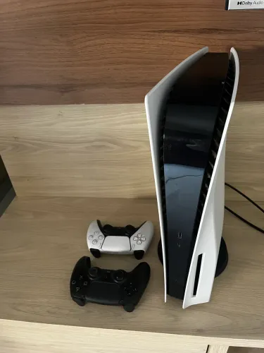 PS5 + 2 controles + nota fiscal e caixa