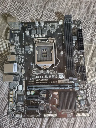 Placa h110 com defeito para peças 