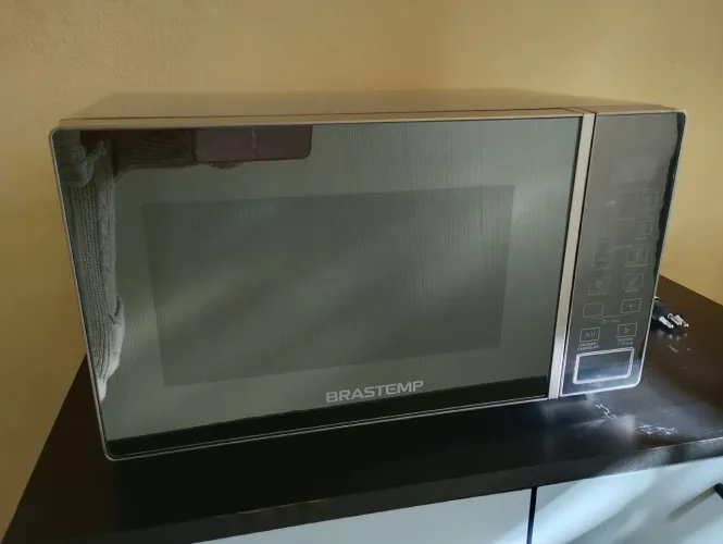 Microondas Brastemp espelhado 20 L