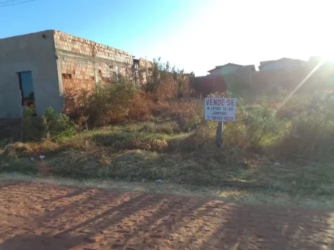 04 Lotes urbanos (total 1440m2)