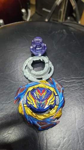 Beyblade Burst Savior Valkyrie Takara Tomy